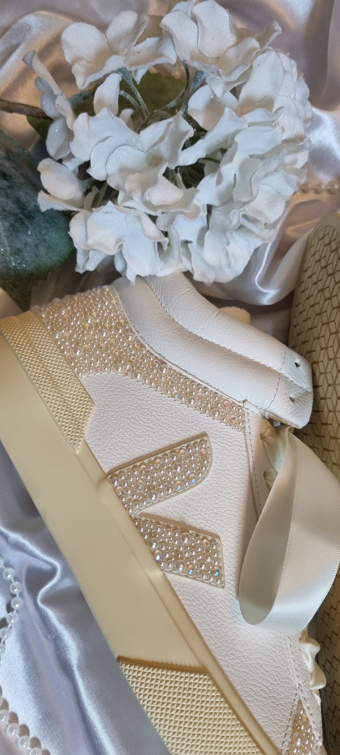 Veja Ivory Kiss