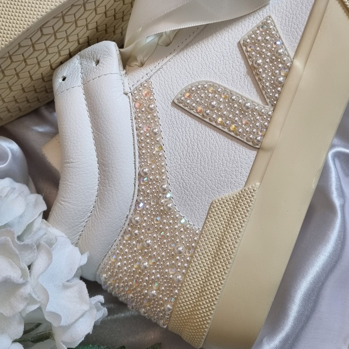 Veja Ivory Kiss