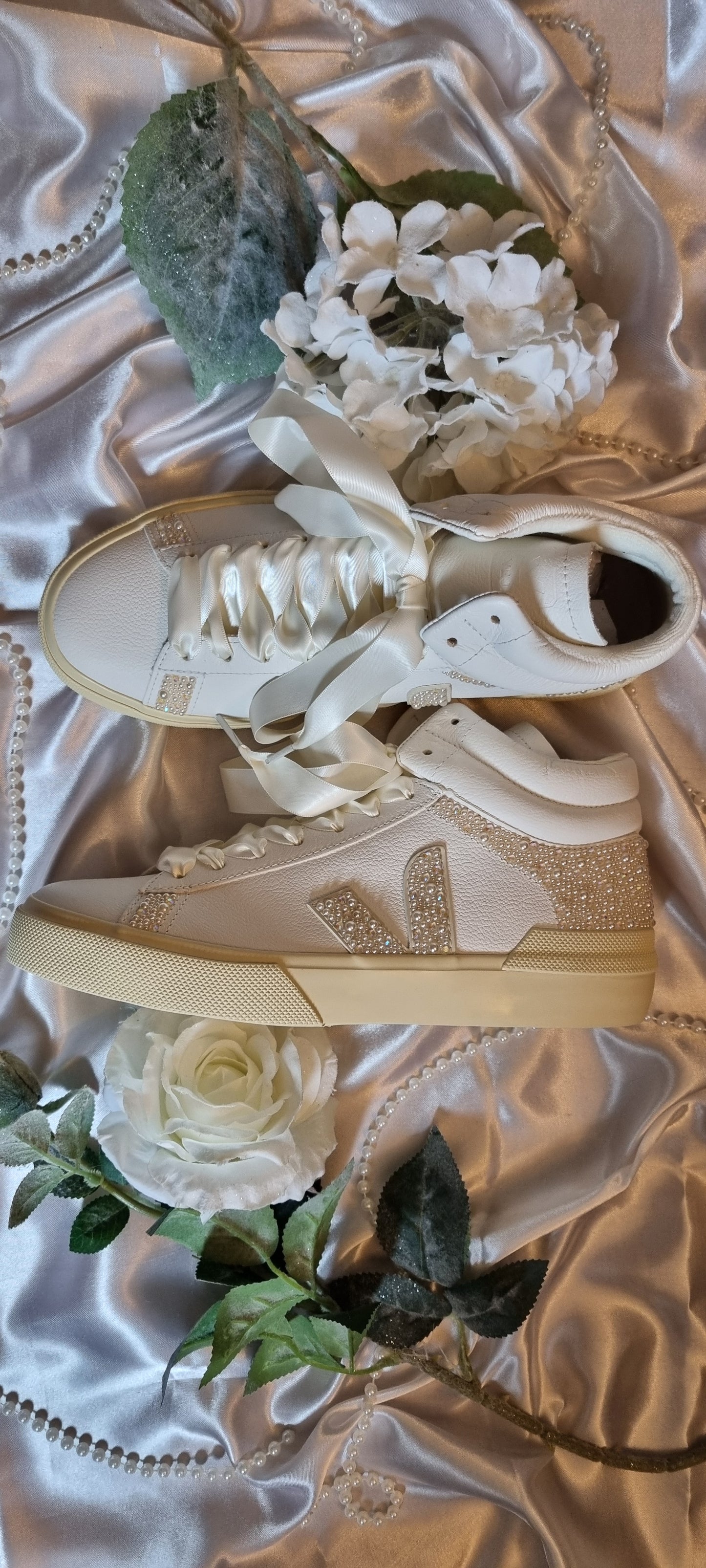 Ivory Kiss - Veja Minotaur High-Top