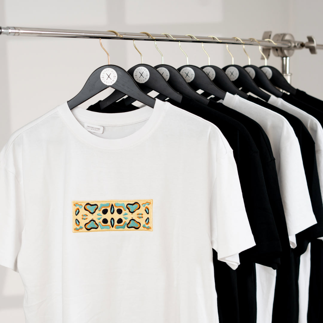 Buggaboo Picasso Embroidered Tee