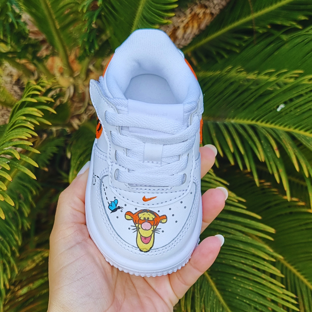 Winnie & Whiskers Nike Air Force 1