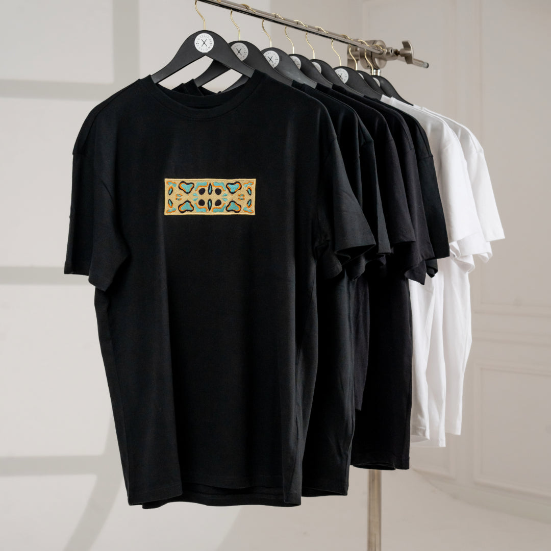Buggaboo Picasso Embroidered Tee