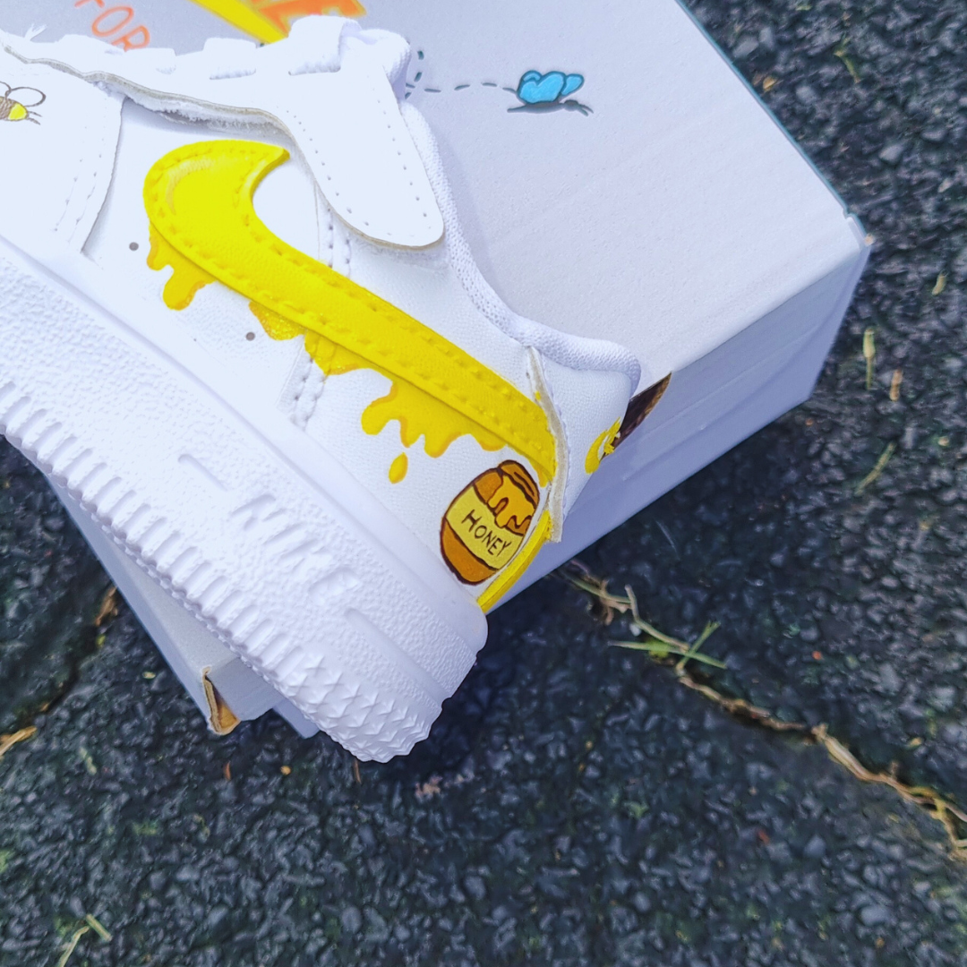 Winnie & Whiskers Nike Air Force 1